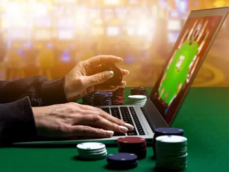 Kỹ Thuật Chơi Poker Cơ Bản Cho Người Mới: Hướng Dẫn Từng Bước