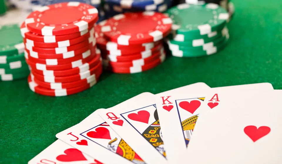Chơi Poker Trực Tuyến