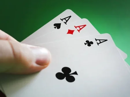 Cách Chơi Poker Online Cho Người Mới: Hướng Dẫn Từ Cơ Bản Đến Chiến Lược Hiệu Quả