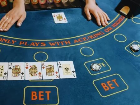 Basic Strategy Xì Dách: Bảng Hit/Stand/Double/Split Dễ Áp Dụng