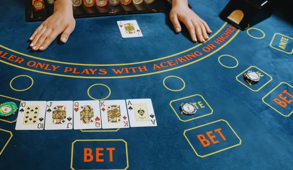 Basic strategy xi dách Live Casino House